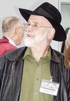 08-100px-terry_pratchett_2005